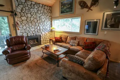 Image de Snowcreek Iv 622 Light, Bright and Updated, Walk to Snowcreek Athletic Club by RedAwning