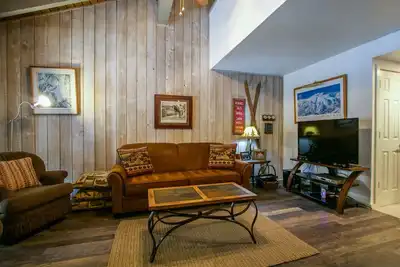 Image de Sunshine Village 104 Beautiful, Convenient, and Close to it all by RedAwning