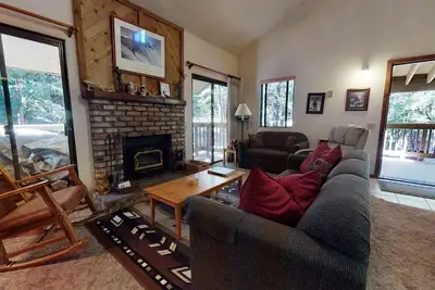 Image de Hidden Valley 104 Convenient and Cozy, Short walk to The Village Gondola by RedAwning