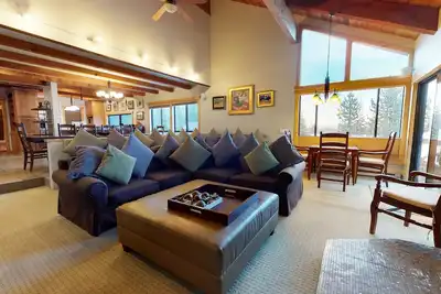 Image de Val DIsere 10 5-Star Luxury with Game room and Gorgeous Mountain Views, Walk to The Village. by RedAwning