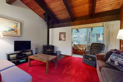 Image de Mammoth Estates 220 Pet-friendly, Wood Burning Fireplace. Fantastic location by RedAwning