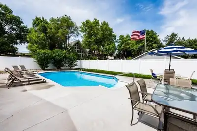 Image de New Buffalo Home With Private Heated Pool!