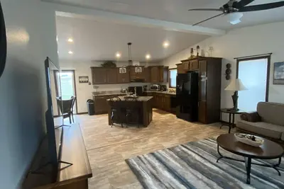 Image de Lake Views! Comforts of home w/the fun of the lake; garage/hottub/laundry & more