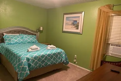 Image de Your Warm and Cozy Guest Home Close To Major Central Florida Attractions