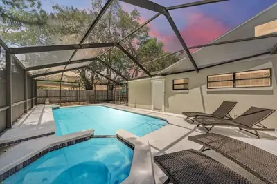 Image de ⭑ Tampa Pool Family Home- Clean- Cozy-Great Location ⭑