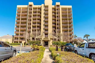 Image de Enjoy Ole river views and endless amenities at Shipwatch 301 in Perdido Key by Prickett Properties