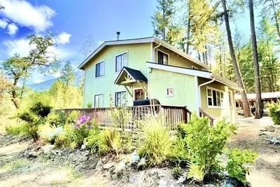 Image de Belle maison sur la rivière! Applegate River Retreat