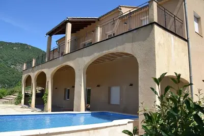 Image de Gîte climatisé avec piscine privée, terrain de boules, à 5 min de l'Orb