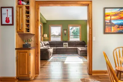 Image de Entire Home in the Heart of Allentown — Private Parking