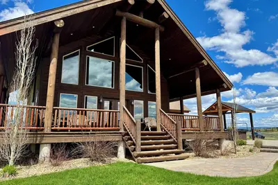 Image de Mountain Shores Lodge - lake view - 35 miles to Yellowstone!