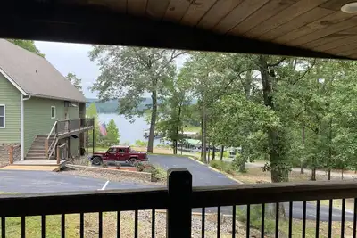 Image de Bellawood Resort #4. Greers Ferry Lakefront Downstairs Unit w/Boat Slip