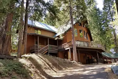 Image de PinecrestAreaRentals #5 Gorgeous Mountain Cabin!