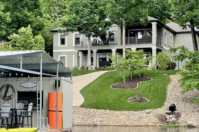 Image de Porto Cima Lakefront Home in calm water cove perfect for Family Fun!
