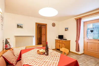 Image de Appartement \"Ciasa Lino Sas da le Undesc\" avec vue sur la montagne et Wi-Fi