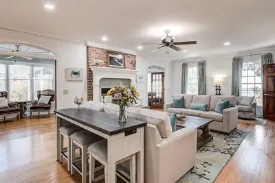 Image de Come and Wind Down and Relax at Family Tides!