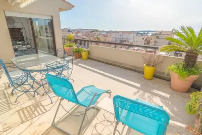 Image de 4 pcs terrasse vue mer panoramique Baie Cannes à vos pieds Olam Properties