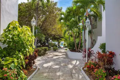 Image de Beach Front Resort On Beautiful Beach Near Atlantis
