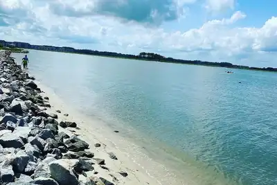 Image de First Floor Bayfront Condo - Steps to the Water - Ocean View