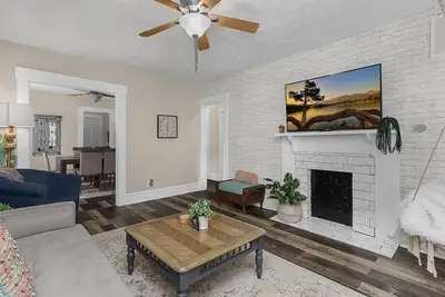 Image de Chic❤️2br near Dt, 8 min walk to Franklin Park/Conservatory/Trolley District