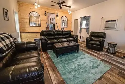Image de Unique 2 Br Spacious Cottage