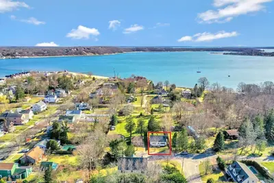 Image de Walk to Beach and Greenport Village, Two King Beds