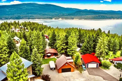 Image de Two Montana Lake Cabins Koocanusa near Whitefish and Glacier National Park