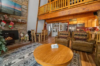 Image de Sherwood Pines - Pool Table, Fireplace, Fenced Yard