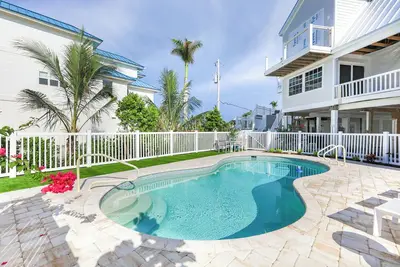 Image de Sandals unit A - Gorgeous Gulf Front Property!