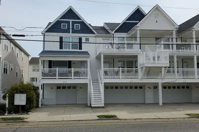 Image de Huge 2 Story End Unit Town Home, Beach Block! , 4 Bedrooms, 3. 5 Baths, Sleeps 14