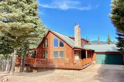 Image de Relaxing, Bright, and Spacious Cuchara Log Cabin