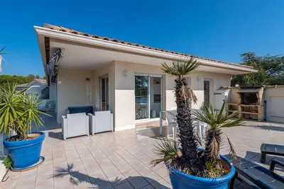 Image de Villa sur le toit, dernier étage, grande terrasse, barbecue, vue.