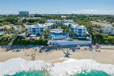 Image de Ocean View Villa - Located on Pristine White Sand Cabbage Beach by RedAwning