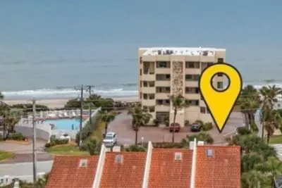 Image de Ocean views with personal screened in pool, private beach and river access.