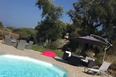 Image de Villa luxe bord de mer, jardin, piscine et Jacuzzi pour 6 personnes