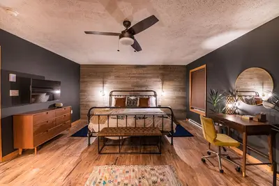 Image de Escape to the Poconos & Stay at Donovan's Cabin
