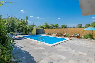 Image de Superbe maison Ă Glavina Donja avec.