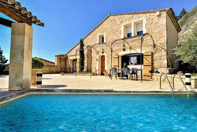 Image de Belle maison de 4 chambres à Boulbon