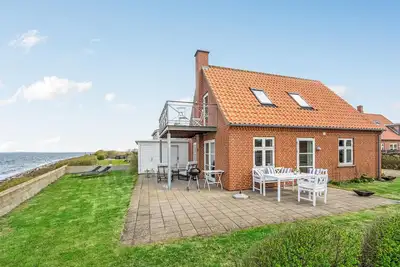 Image de Belle maison de 2 chambres à Tranekær