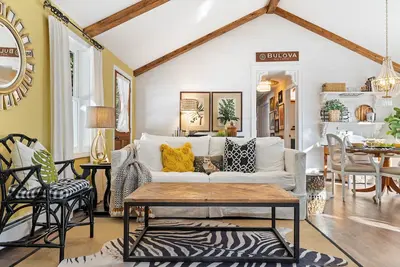 Image de Luxury & Premier Location-The Cashmere Cottage! Near the Kate / Saybrook Point! \n
