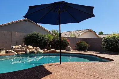 Image de Private pool, pet ok, spacious home, 3bd/3ba, golf and hiking nearby! 3 nt min.