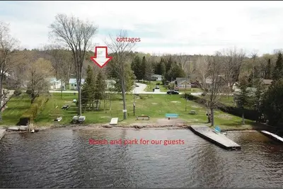 Image de 3 Lake Cabins for 10 people. Enjoy Fishing/Swimming/Boating/Hiking/Bonfire &More