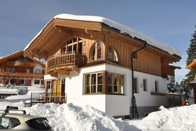 Image de Luxurious Chalet Löffler - FeWo Bernd