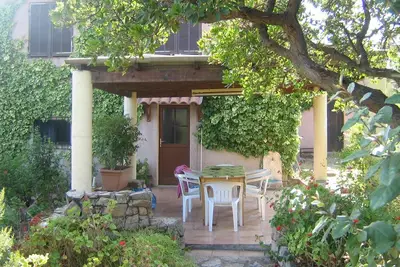Image de Appart rez de jardin dans villa, 10km Nord de Porto Vecchio parking facile