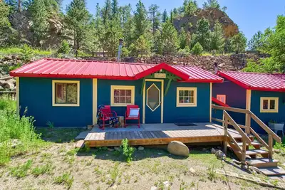Image de Vintage Cabin for Two with River & Mountain Views