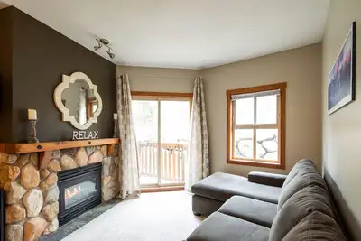 Image de Ski in, Ski out Fireside Retreat