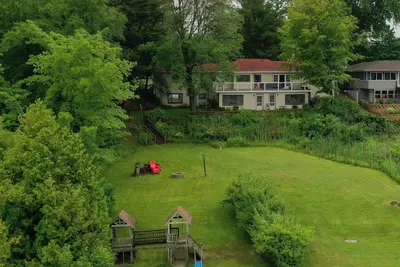 Image de Updated guest apartment with lake views and close to Lake Michigan beaches