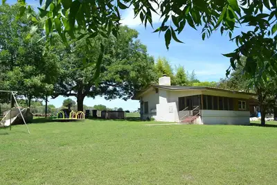 Image de Bamboo Haus, Waterfront Access to Guadalupe River