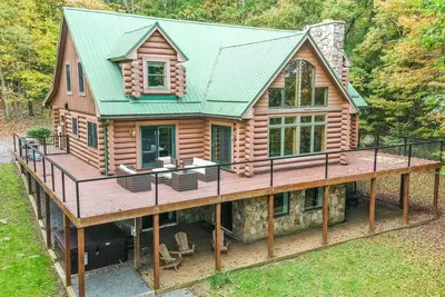 Image de Ar'ya Relaxed Chalet | Dock Slip + Hot Tub