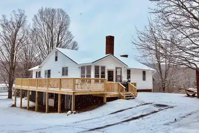 Image de Charming Farmhouse, upstate Ny.