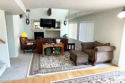 Image de Spacious and beautiful 3 bdrm 2 1/2 baths Quiet neighborhood close to everything